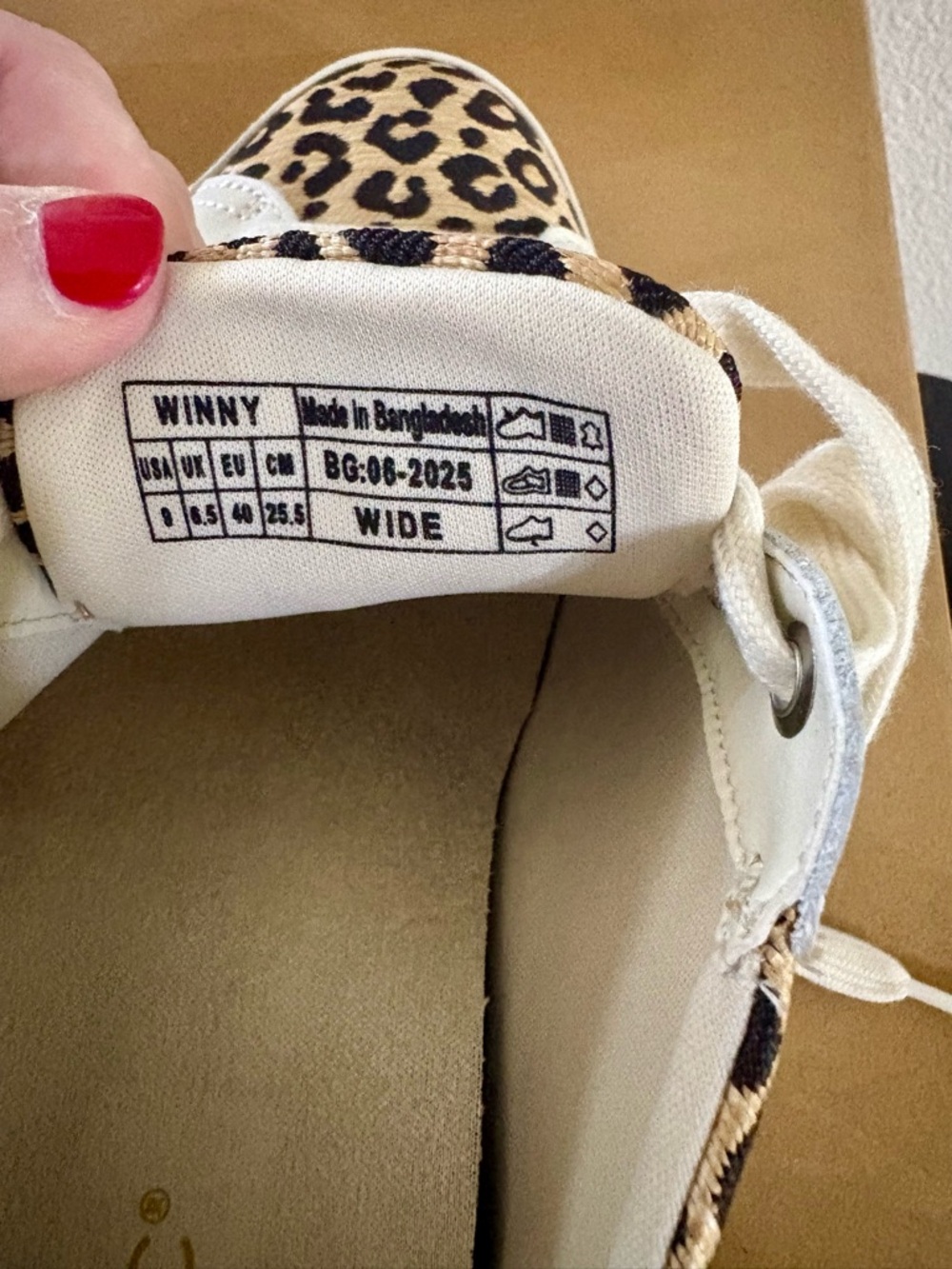 Vionic Winny Size 9 Wide Raffia Natural Canvas Sneakers, New w/ Box - Picture 5 of 7